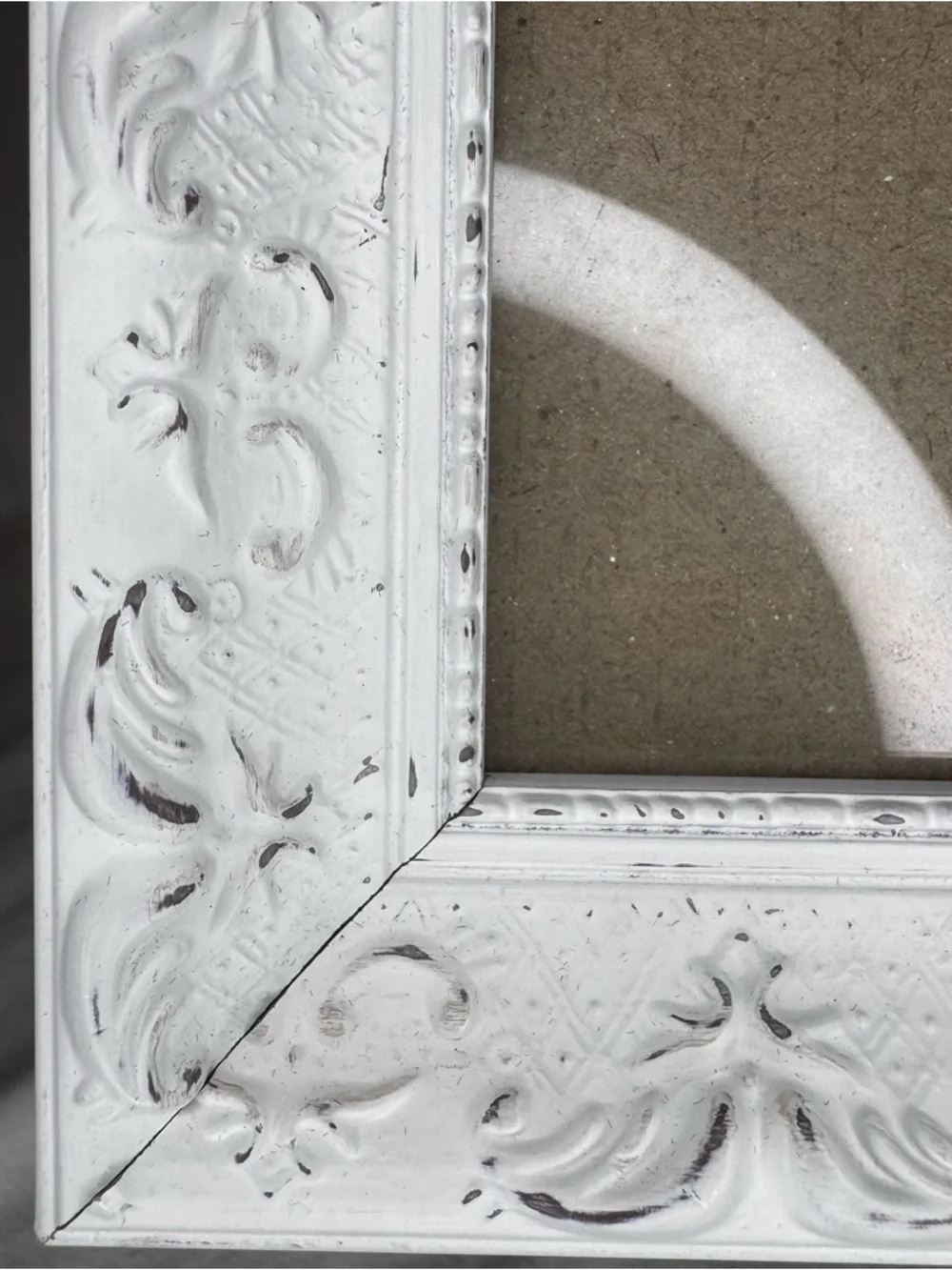 White Ornate 5x7 Frame Velvet Back Cottage Farmhouse Decor - Picture 5 of 6